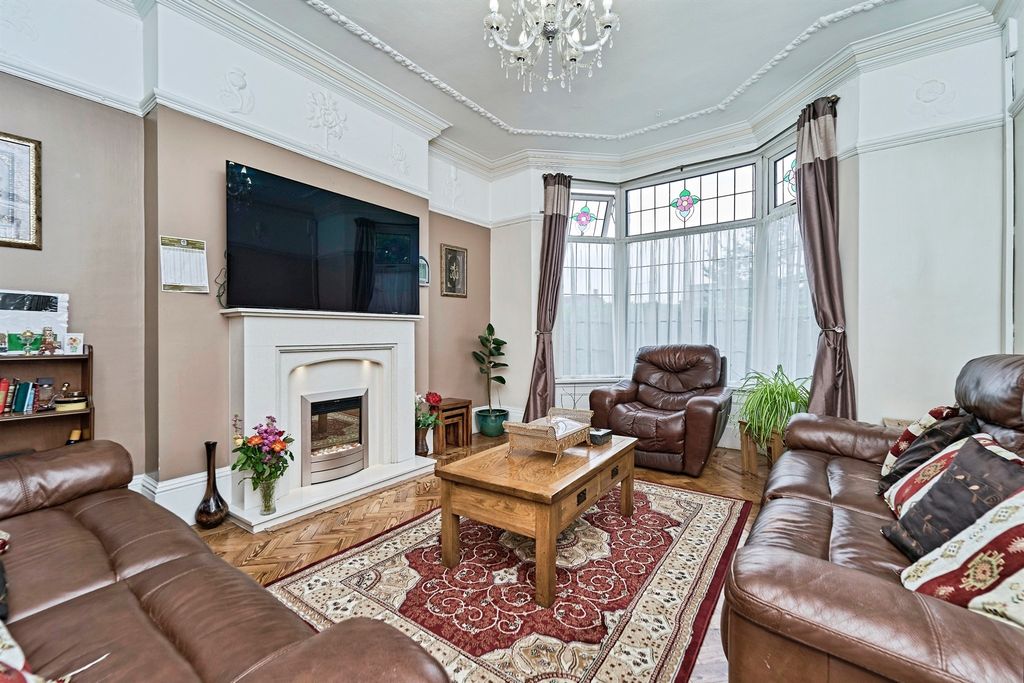 Property photo 3 of 17