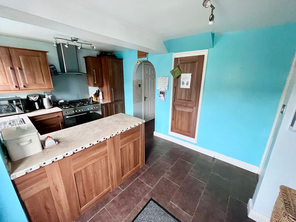 Property photo 3 of 21