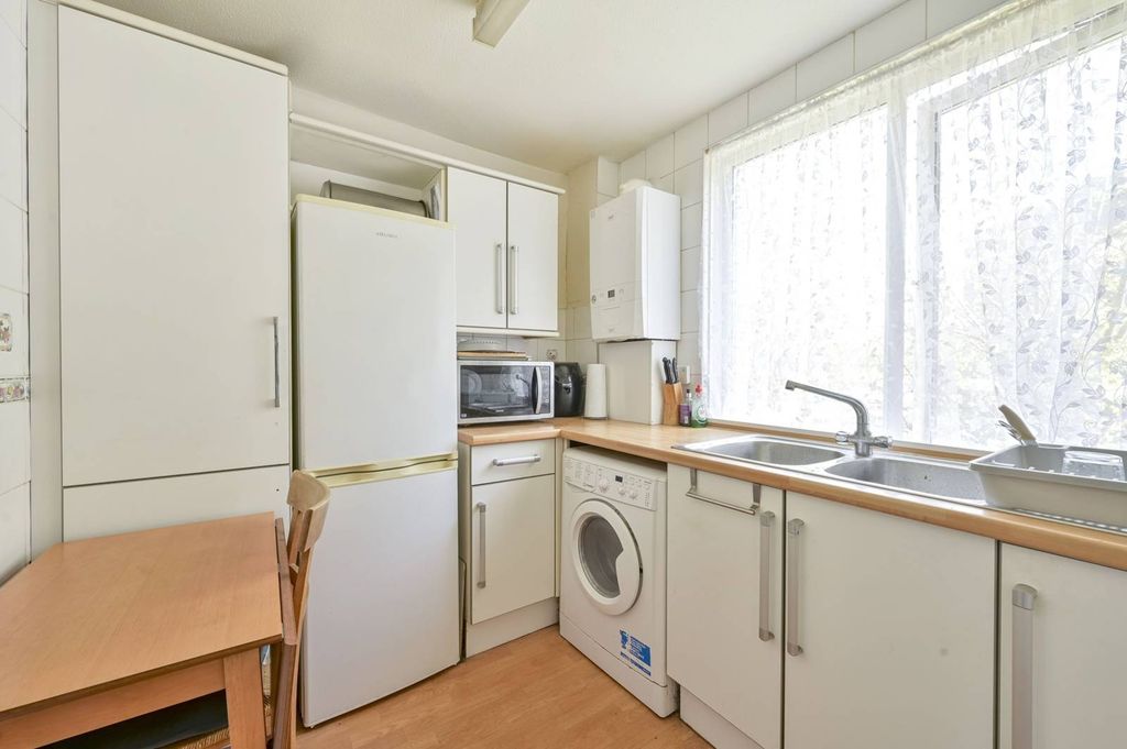 Property photo 3 of 7