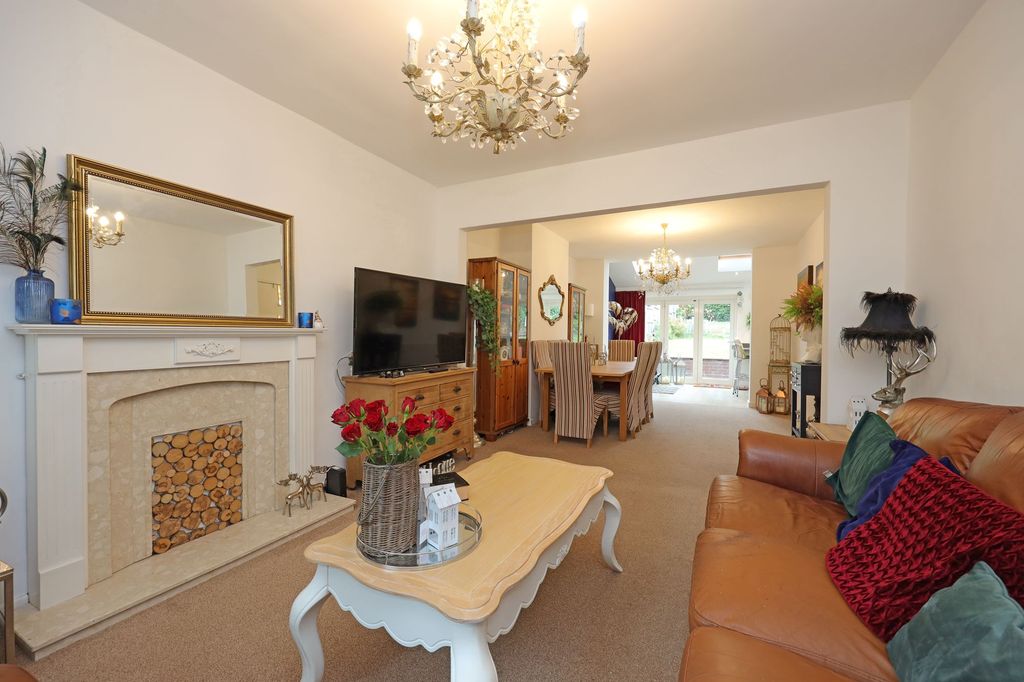 Property photo 2 of 18