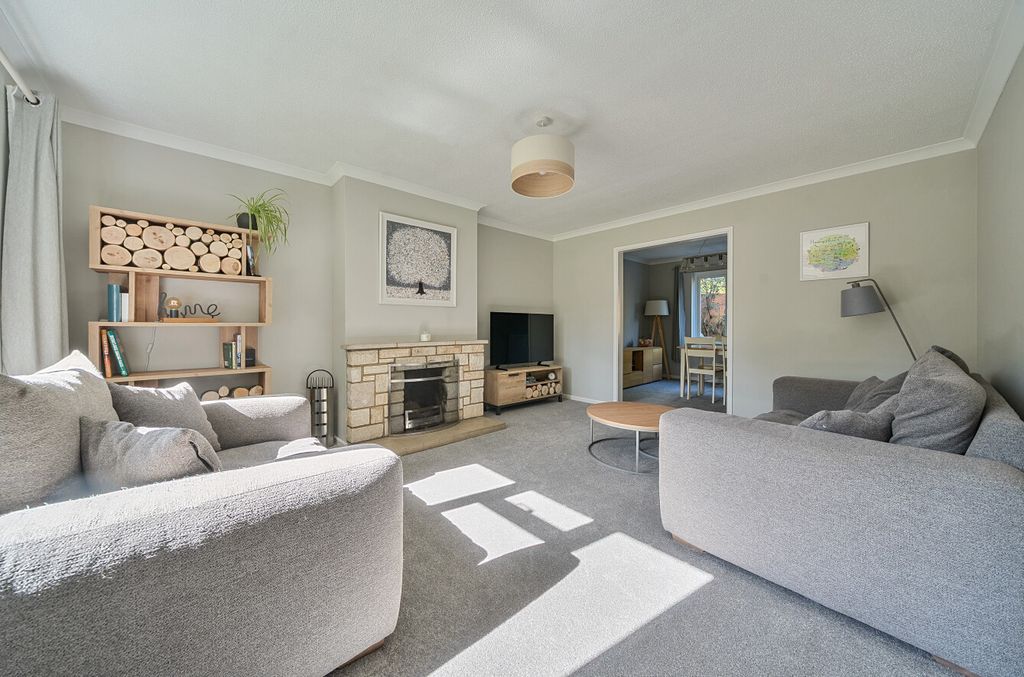 Property photo 3 of 12 1358140-17-68d138...