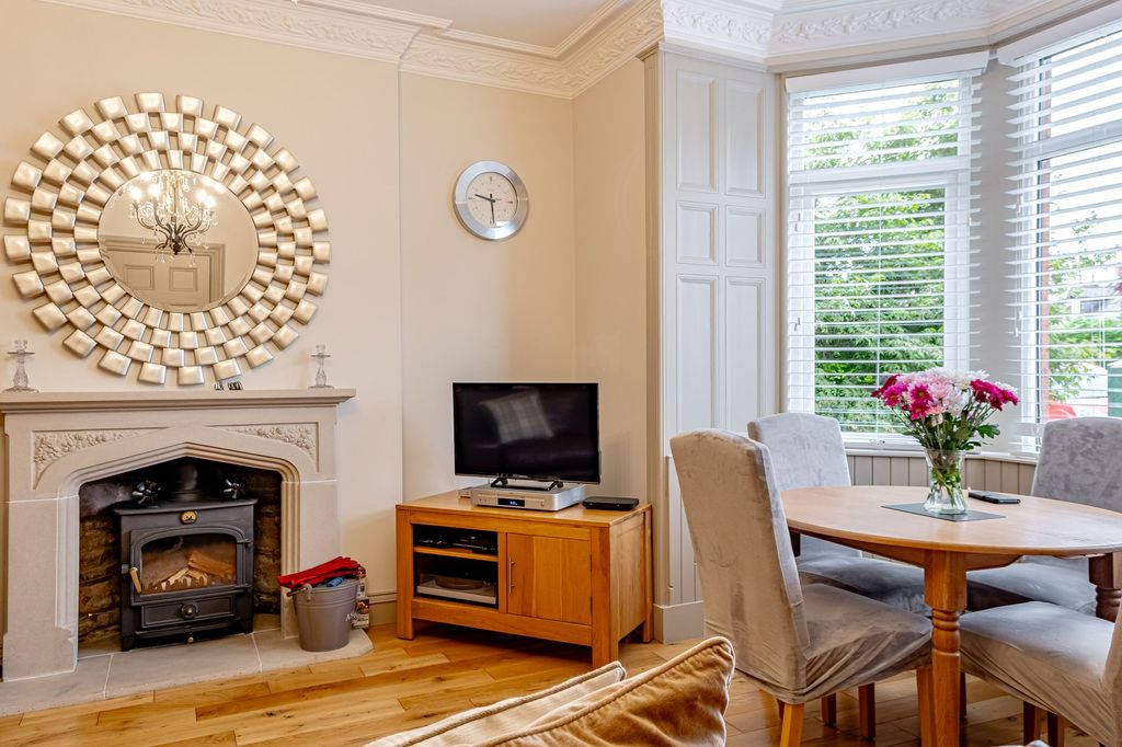 Property photo 2 of 49