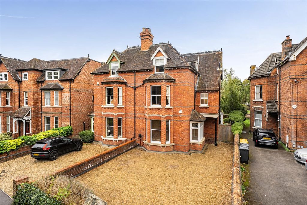 Property photo 1 of 23 1-6Acee176d8B2B-1526038-1.Jpg