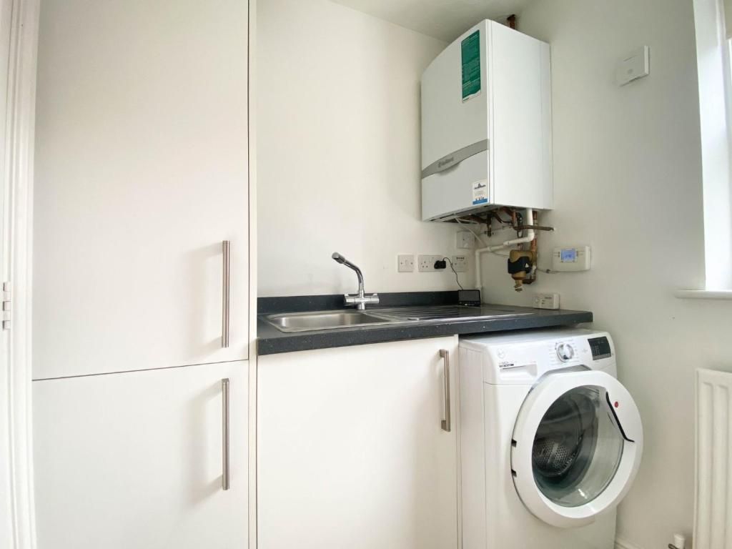 Property photo 3 of 12 Photo 7