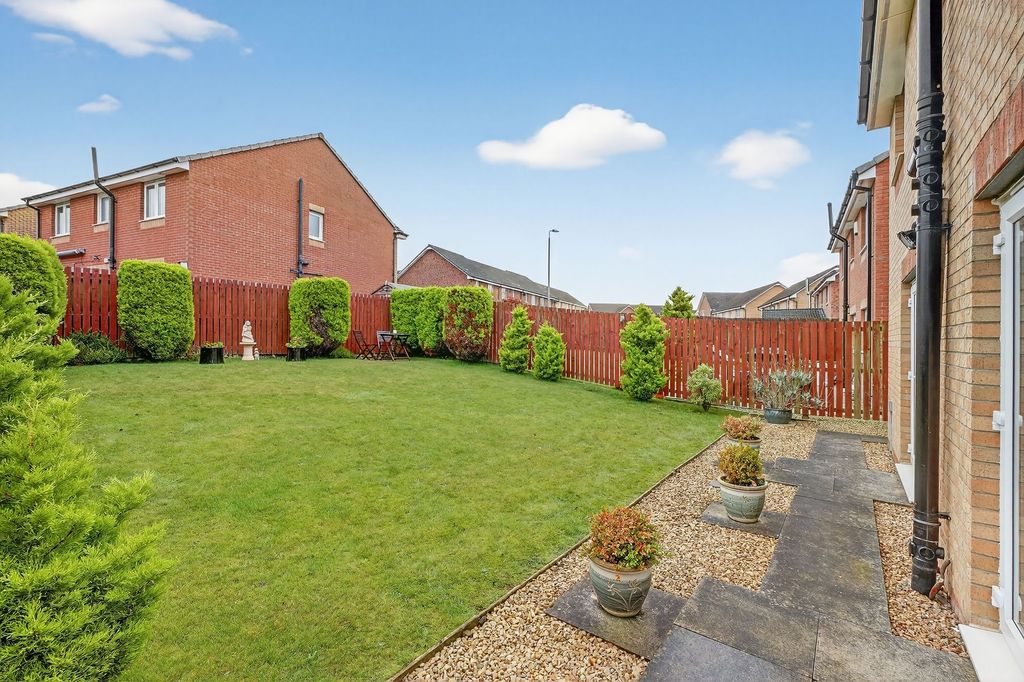 Property photo 2 of 23