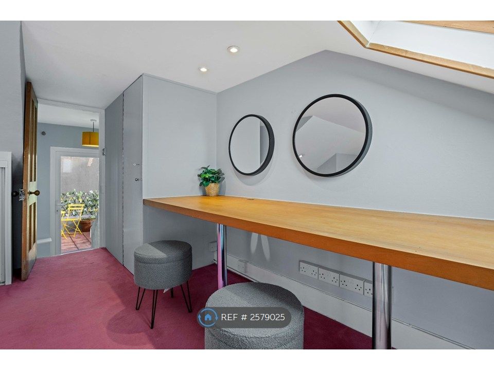 Property photo 3 of 25 Bedroom 1