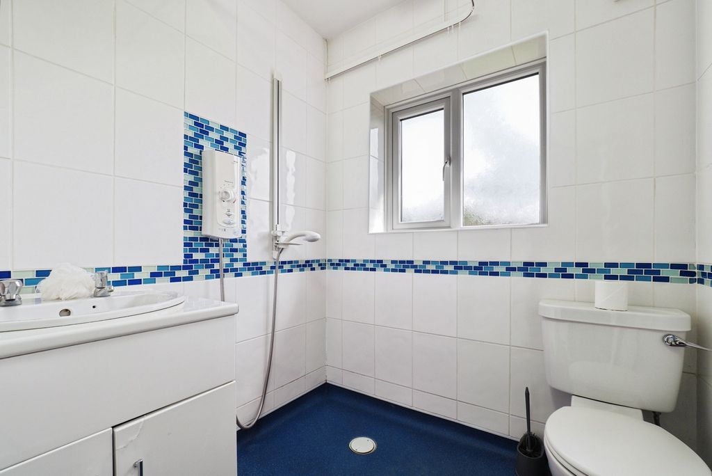 Property photo 3 of 15 Shower Room