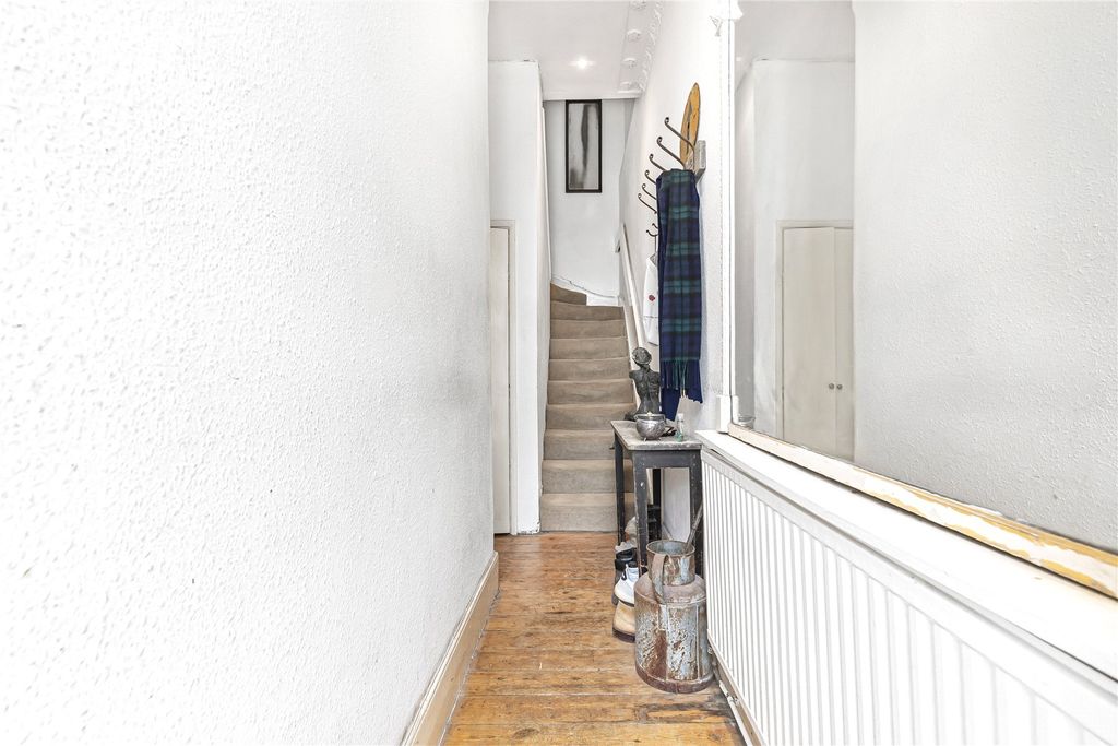 Property photo 3 of 8 Picture No. 06