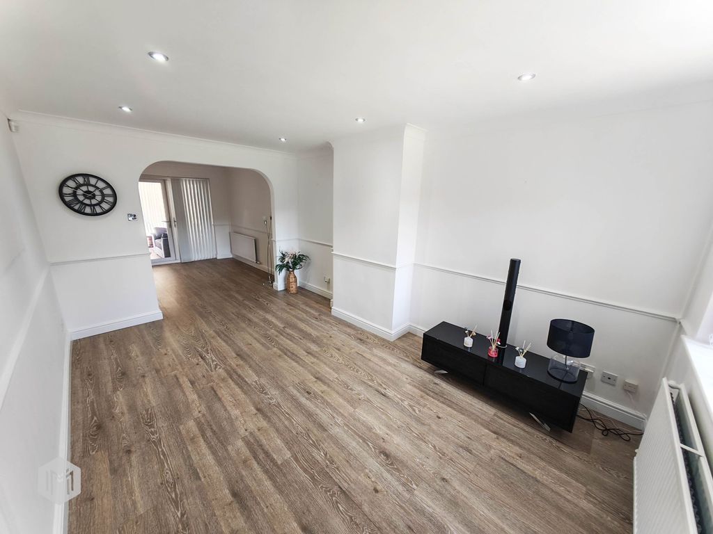 Property photo 2 of 30