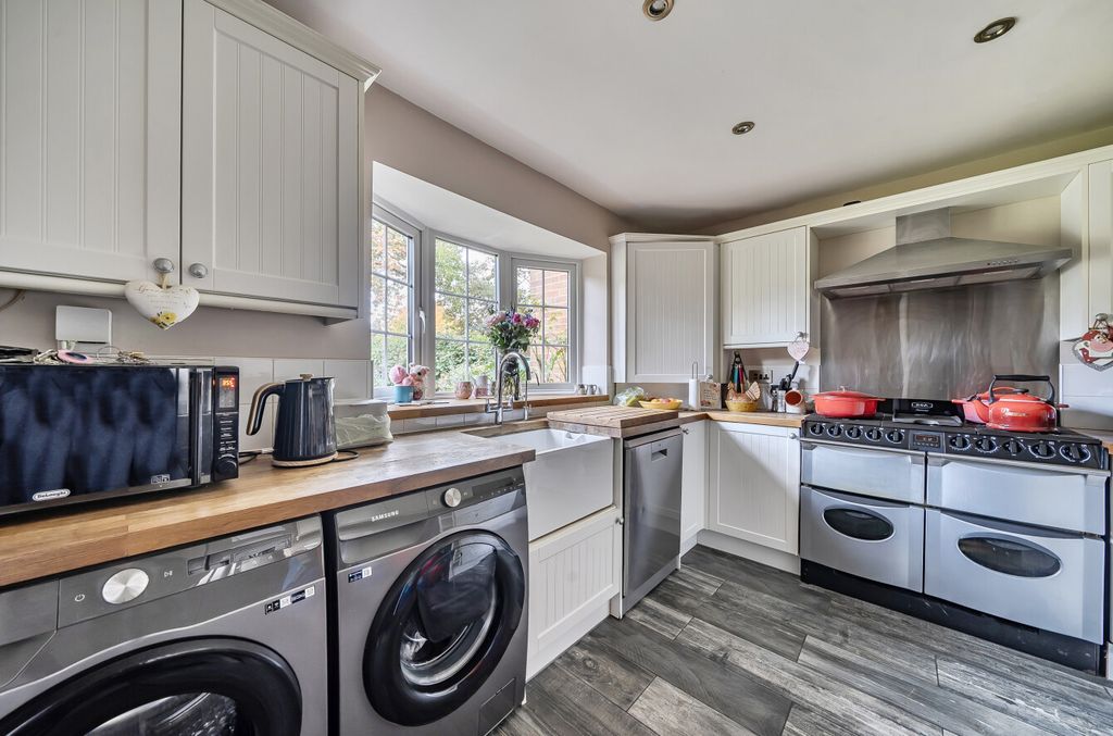 Property photo 2 of 28 1373867-1-6903A5c...