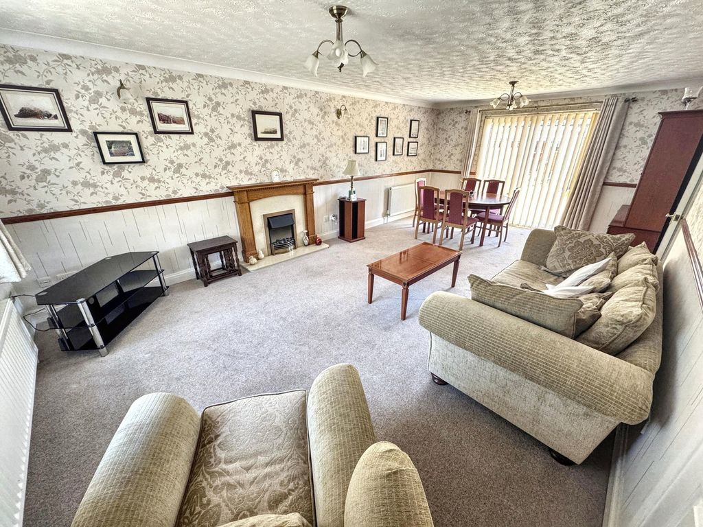 Property photo 2 of 25