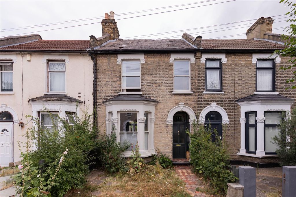 Property photo 1 of 36 Second Avenue, E12