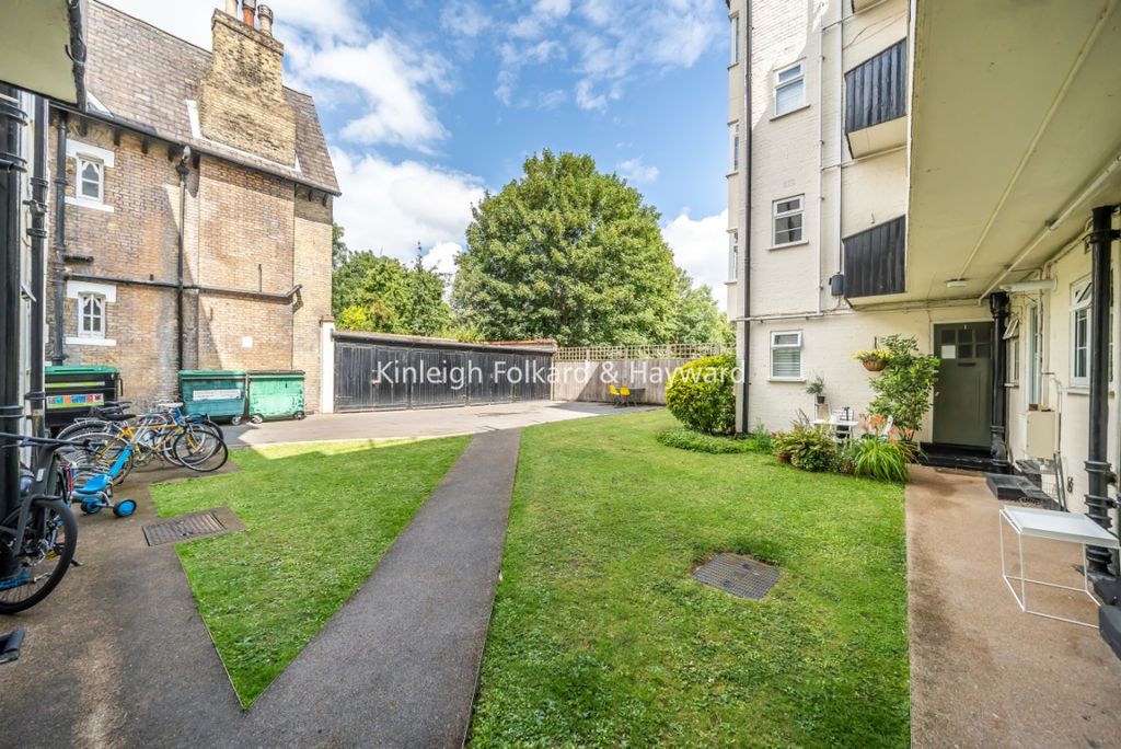 Property photo 3 of 7 ee56238A-58cc-45F8-8