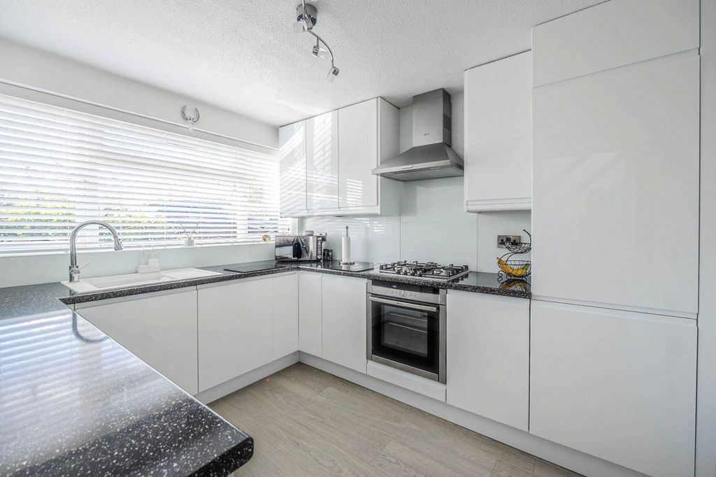 Property photo 2 of 17 Picture No. 09