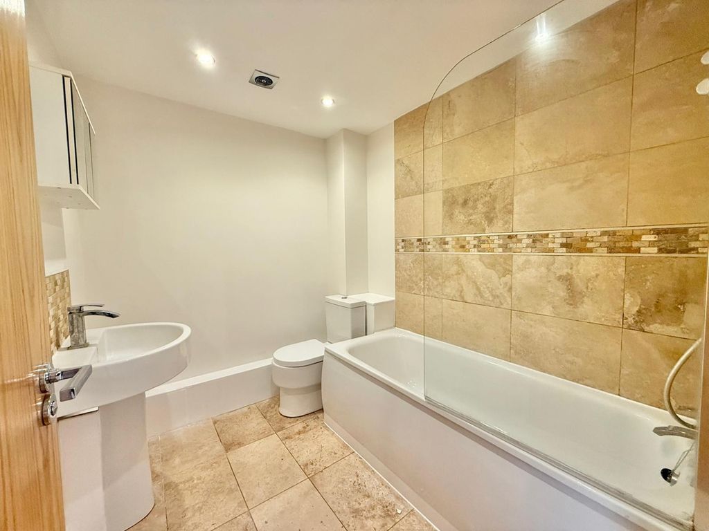 Property photo 3 of 5