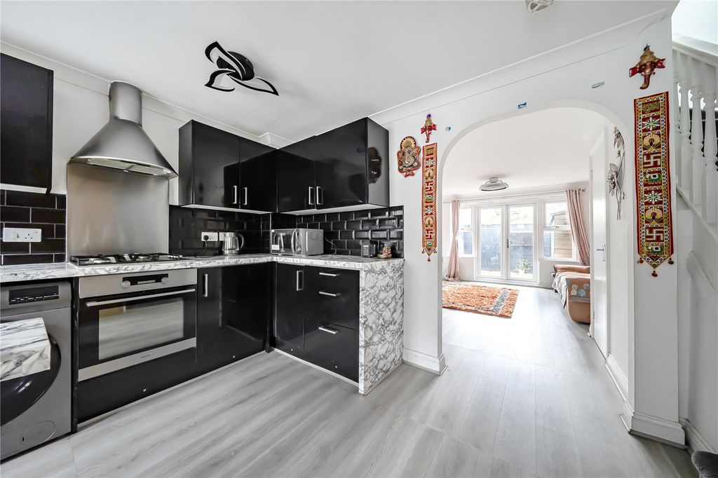 Property photo 3 of 19 Picture No. 18