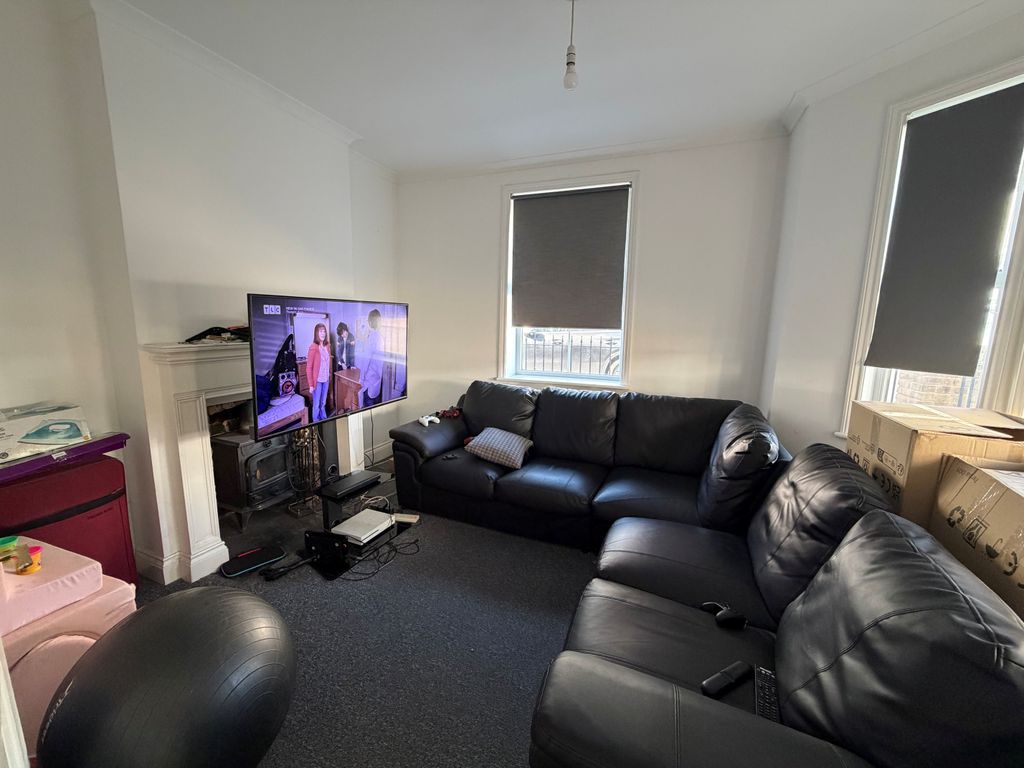 Property photo 3 of 11