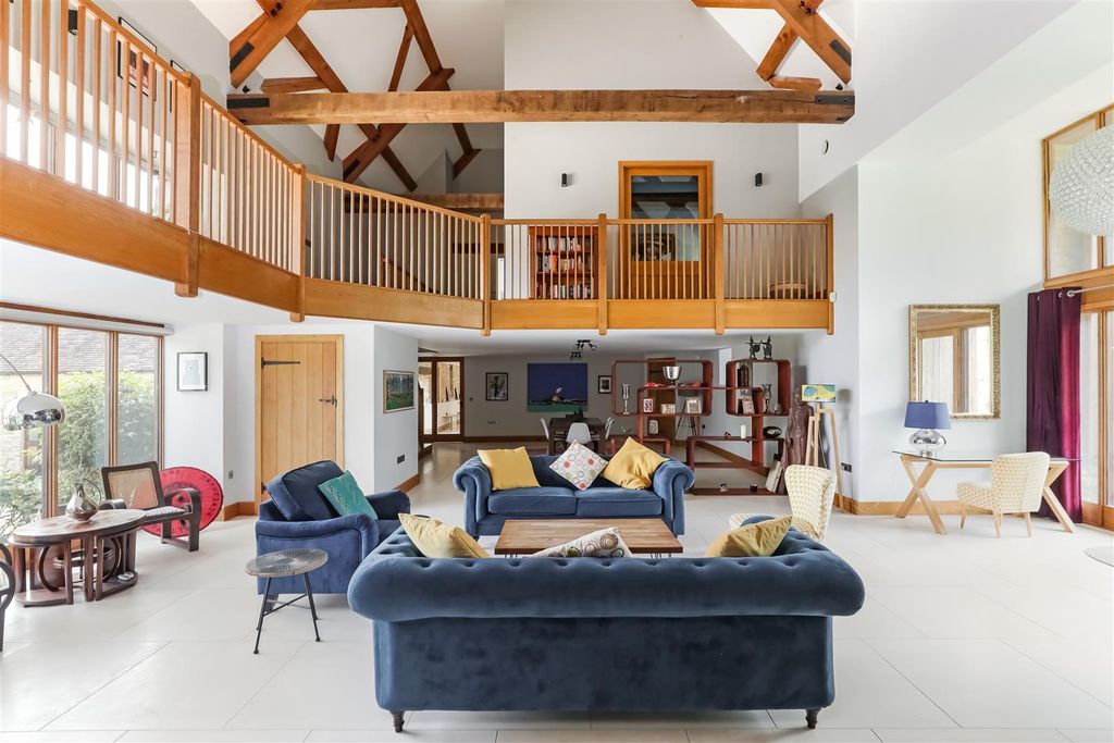 Property photo 3 of 26 Ph35_5179363.Jpg