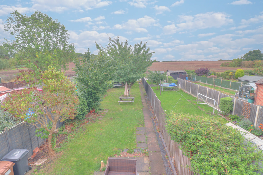 Property photo 2 of 18 Garden