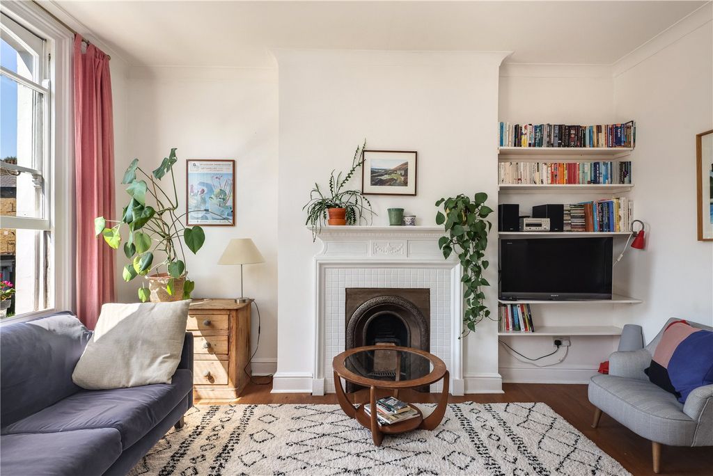 Property photo 2 of 20 Living Room