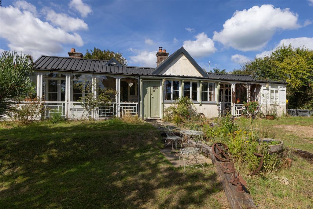 Property photo 1 of 23