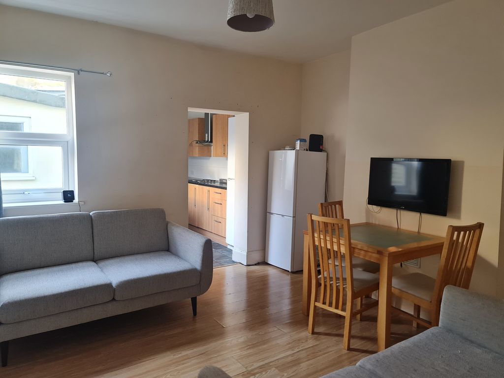 Property photo 1 of 4