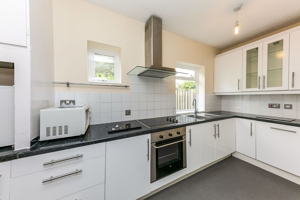Property photo 3 of 5 Kitchen