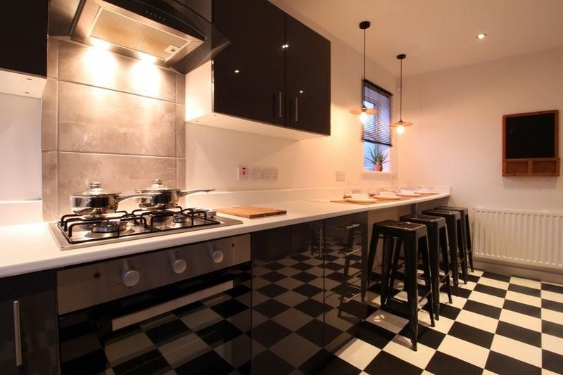 Property photo 2 of 9 Kitchen 3.Jpg