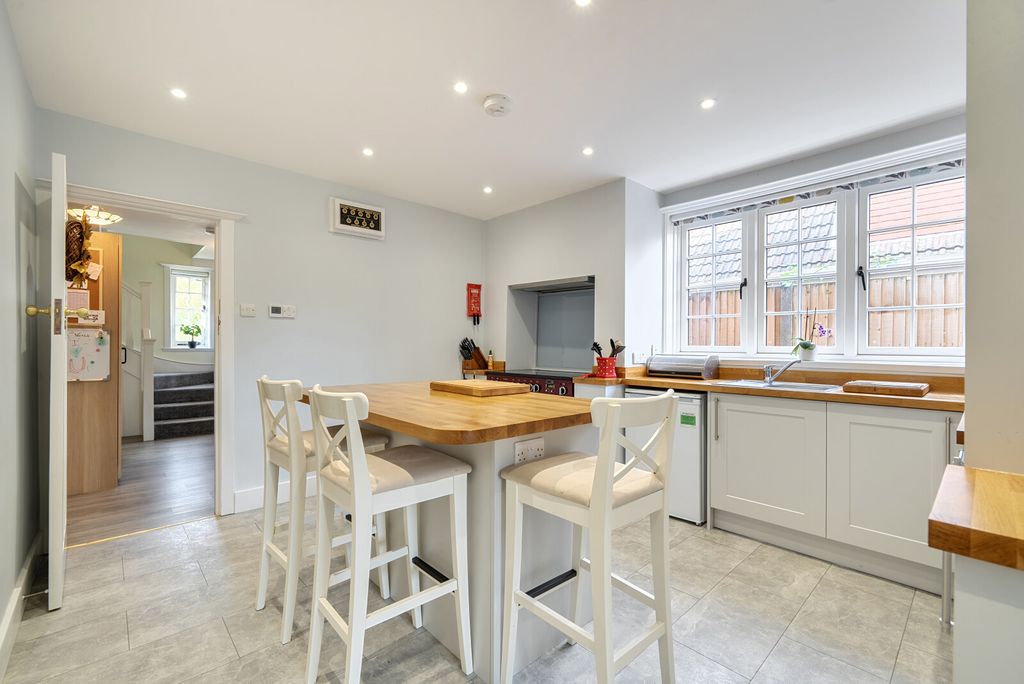 Property photo 3 of 21 1368901-14-68F75F...