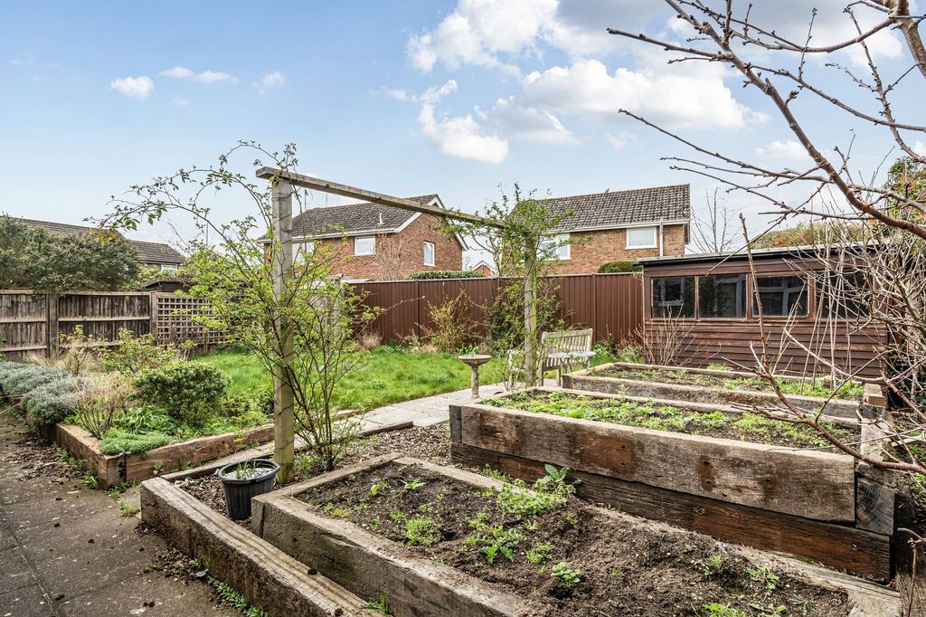 Property photo 2 of 17 Garden
