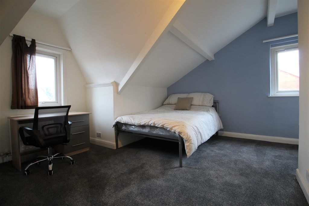 Property photo 1 of 9 Bedroom 3 1.Jpg