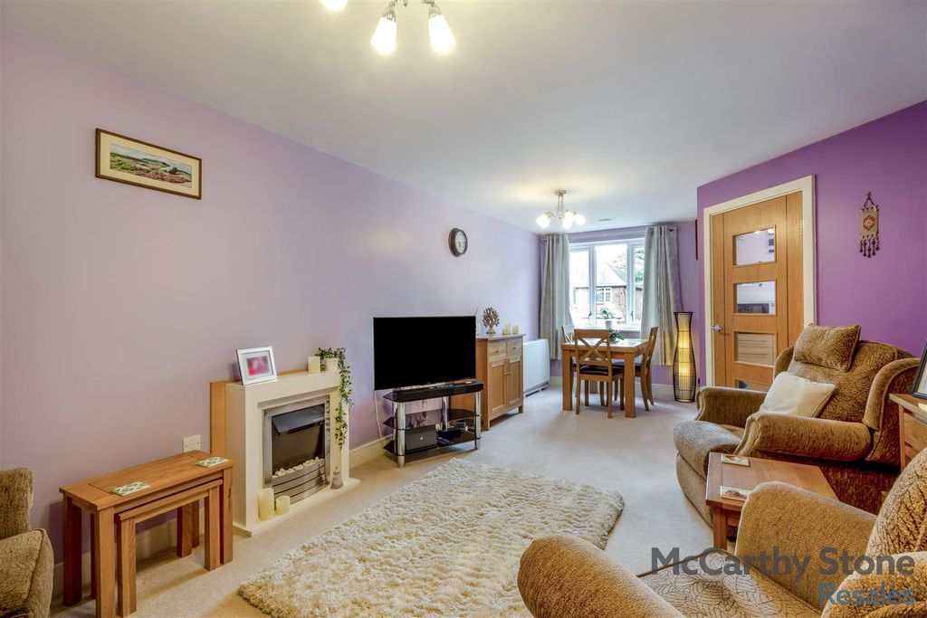 Property photo 2 of 25 8689808-Interior10.Jpg