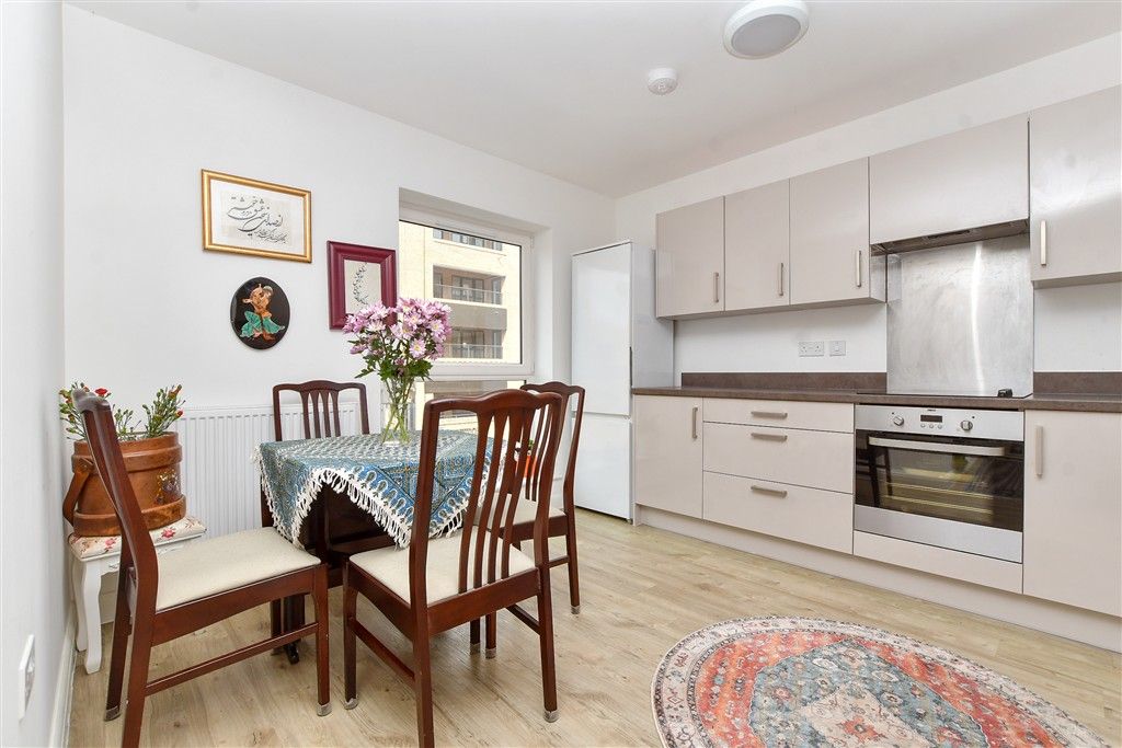 Property photo 3 of 9 Kitchen