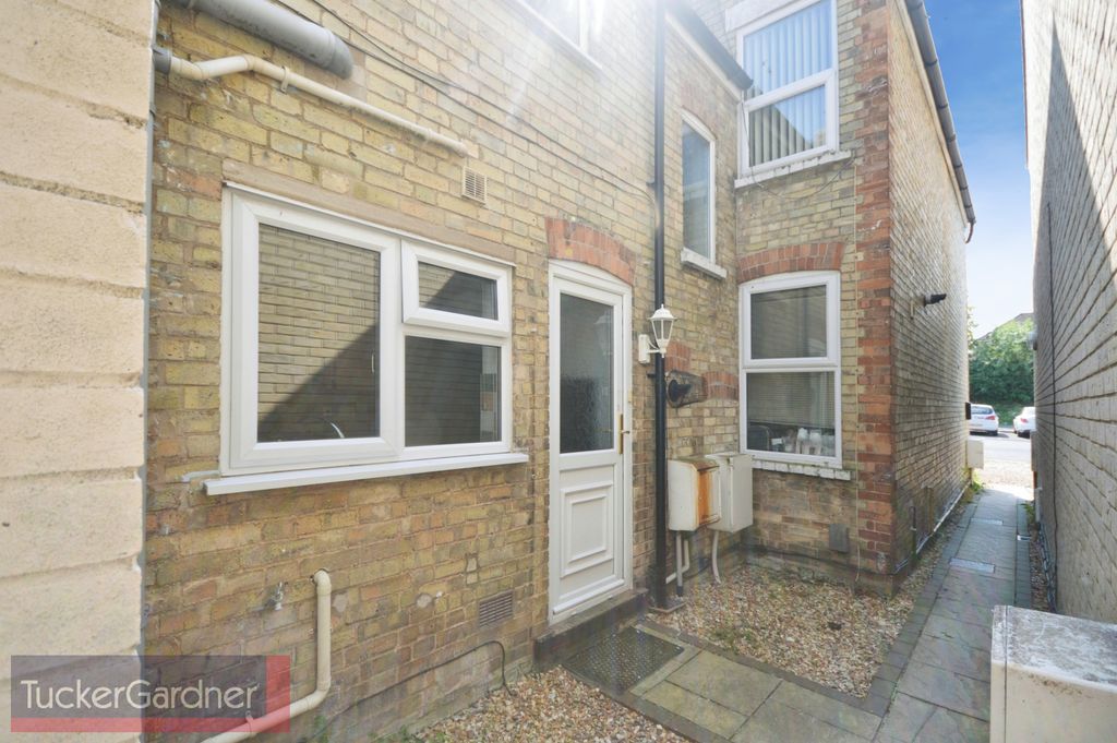 Property photo 3 of 8