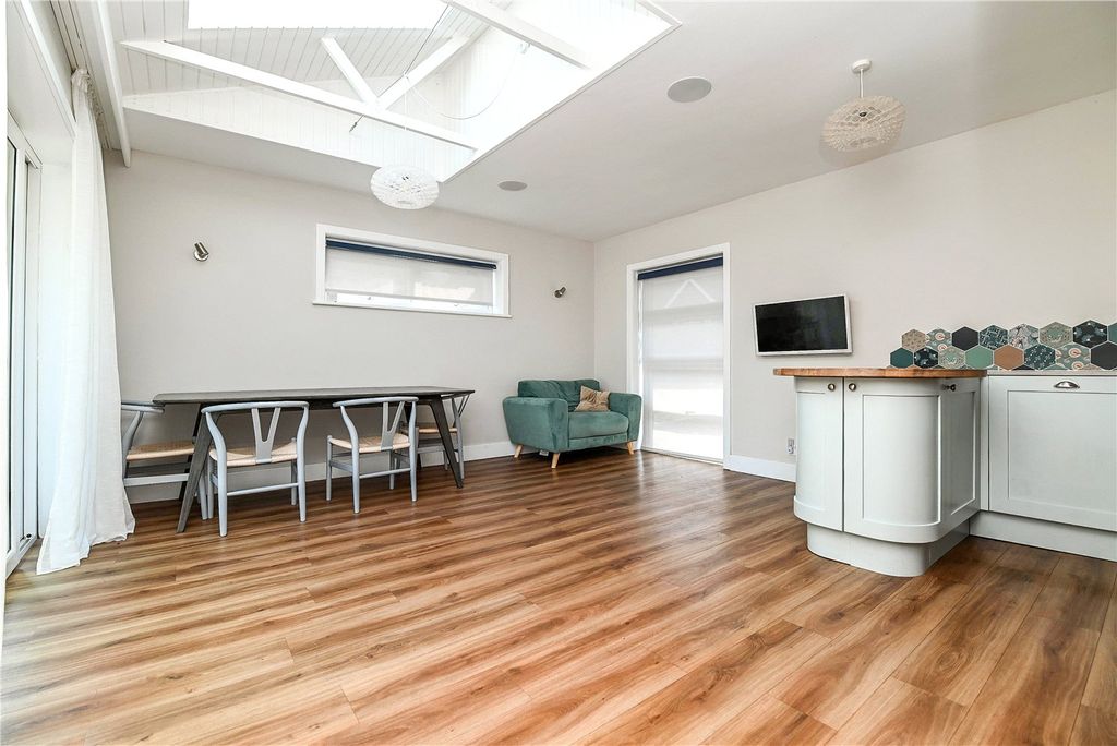 Property photo 3 of 25 Picture No. 05