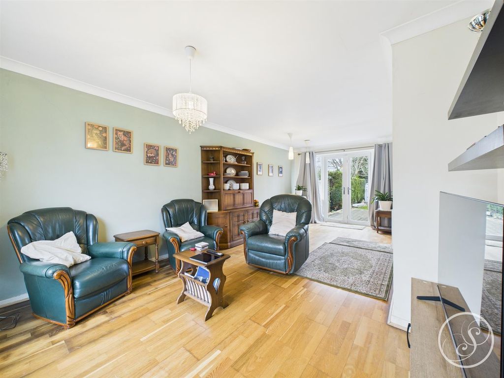 Property photo 2 of 15 Lounge/Diner