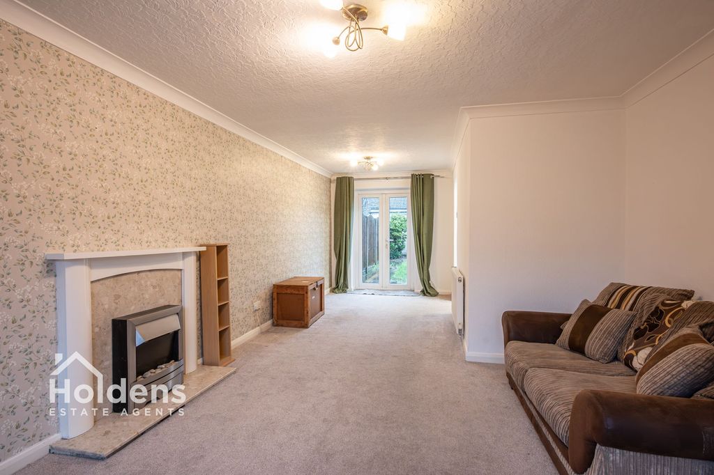 Property photo 2 of 17