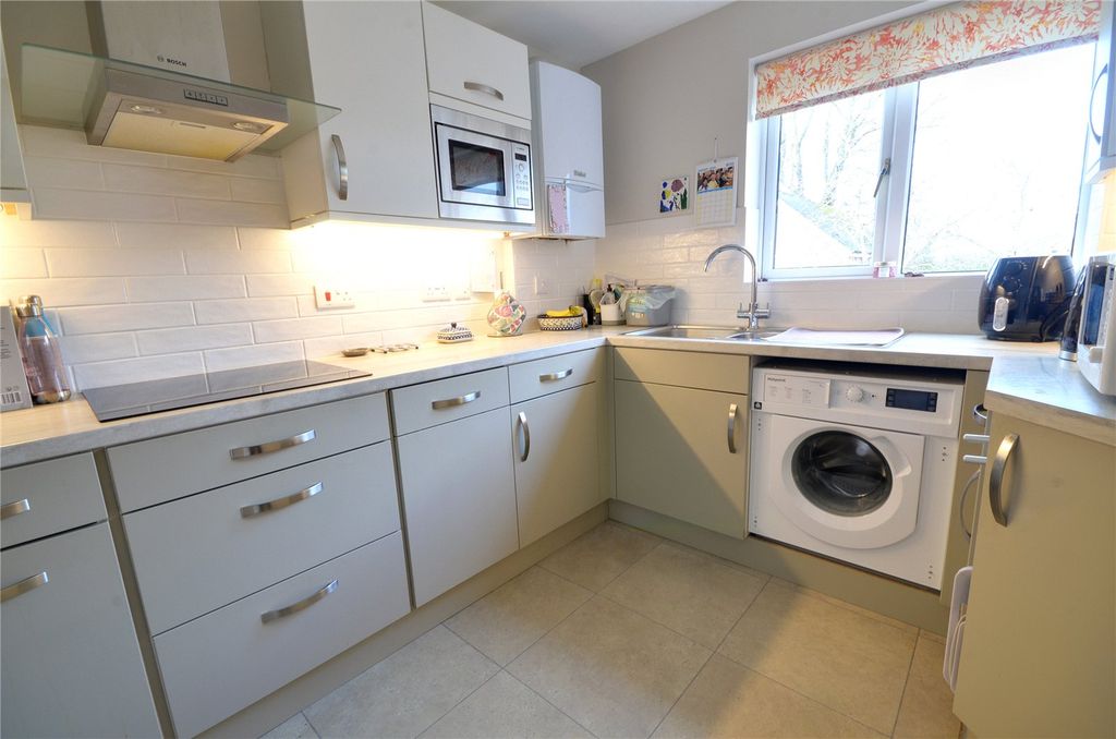 Property photo 3 of 14 Kitchen