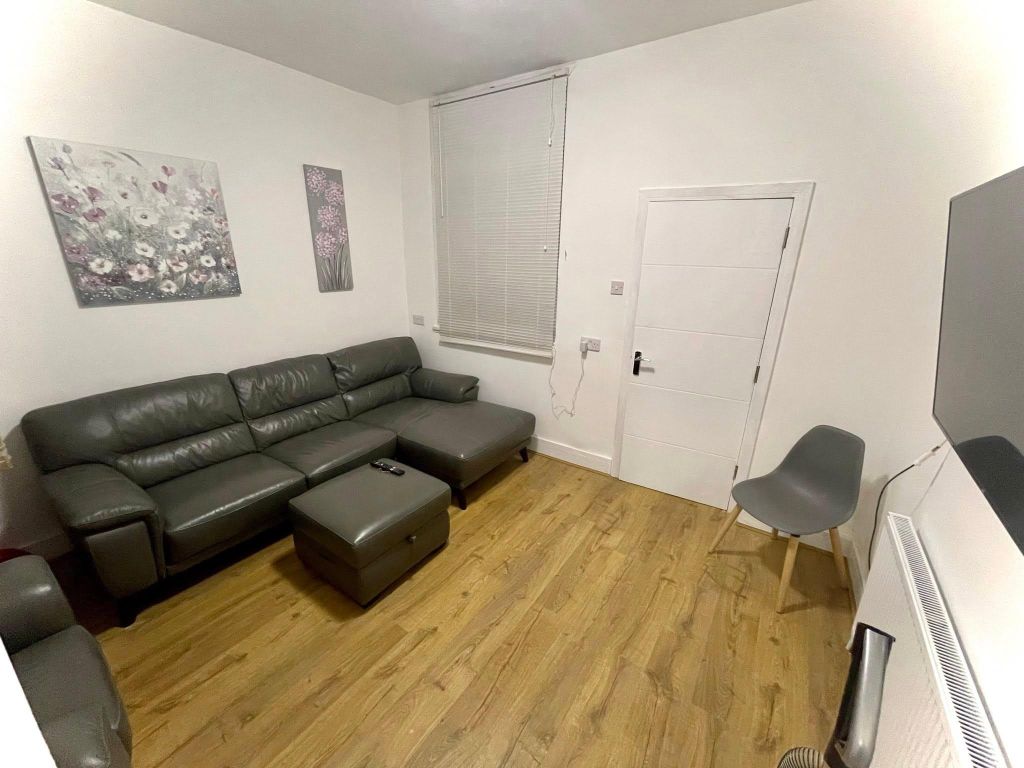 Property photo 1 of 4
