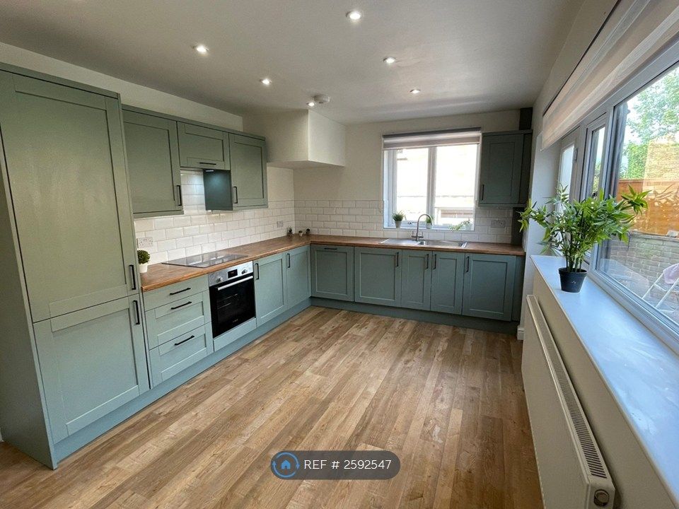 Property photo 2 of 13 Kitchen