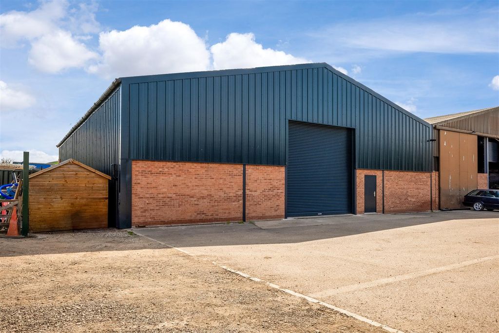 Property photo 1 of 17 20 Cadle Pool Farm 2417-2.Jpg
