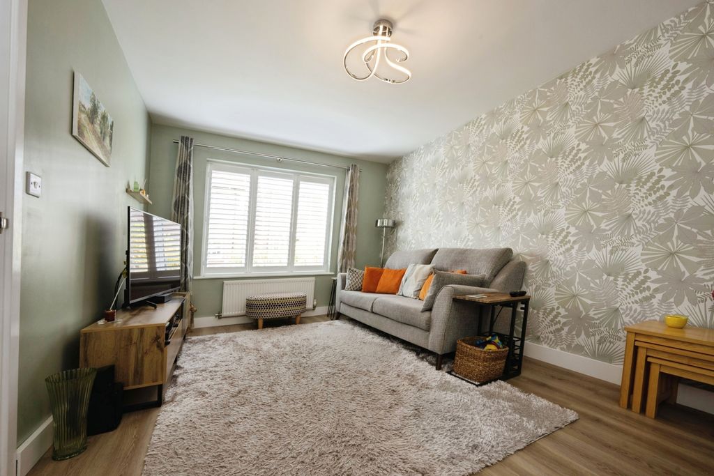 Property photo 2 of 20 Pbox-Img.Jpg
