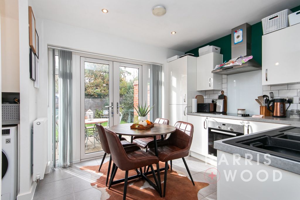 Property photo 2 of 25 4637891