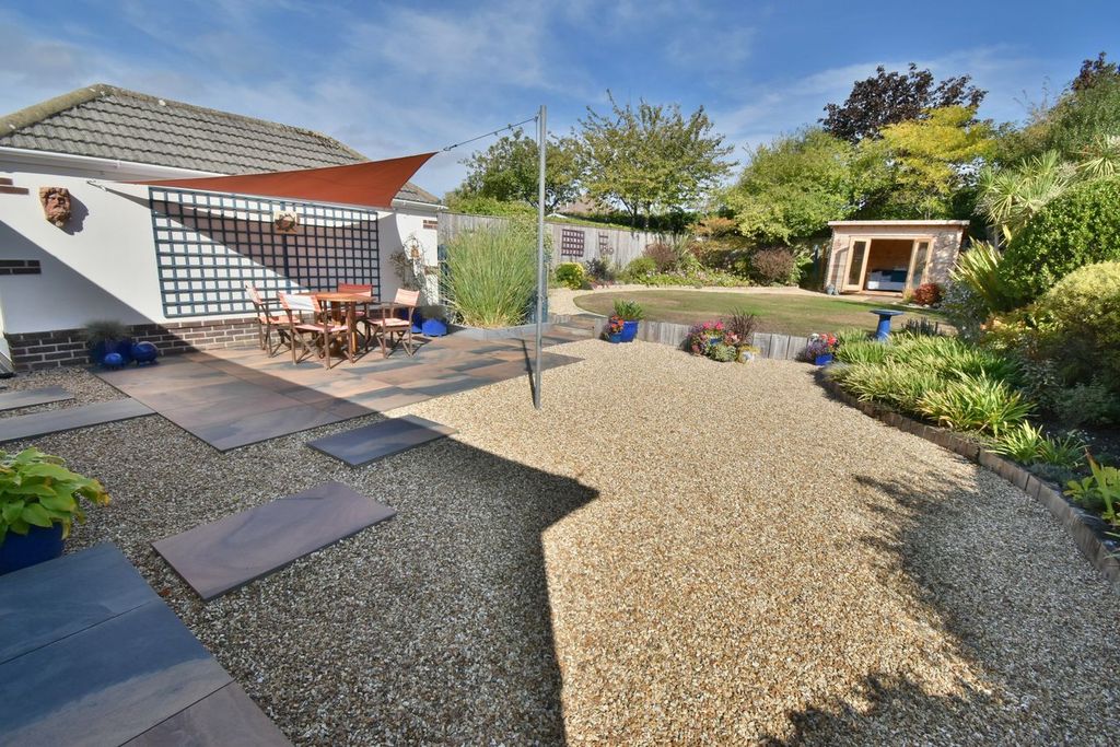 Property photo 2 of 31