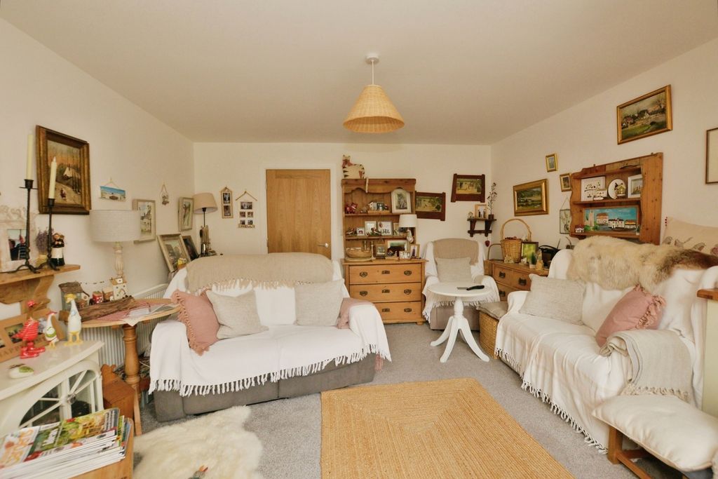 Property photo 3 of 13 Pbox-Img.Jpg