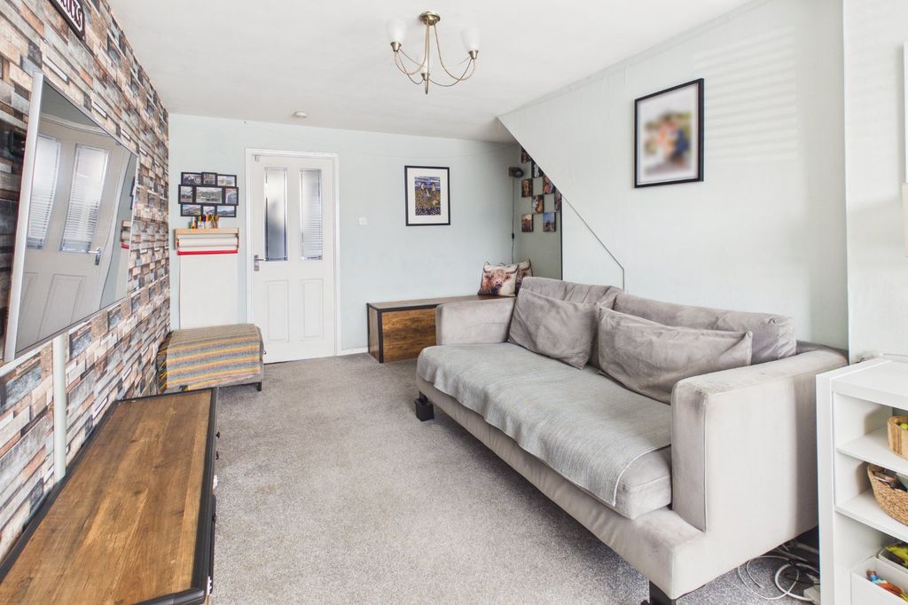 Property photo 2 of 13 Living/Dining Room