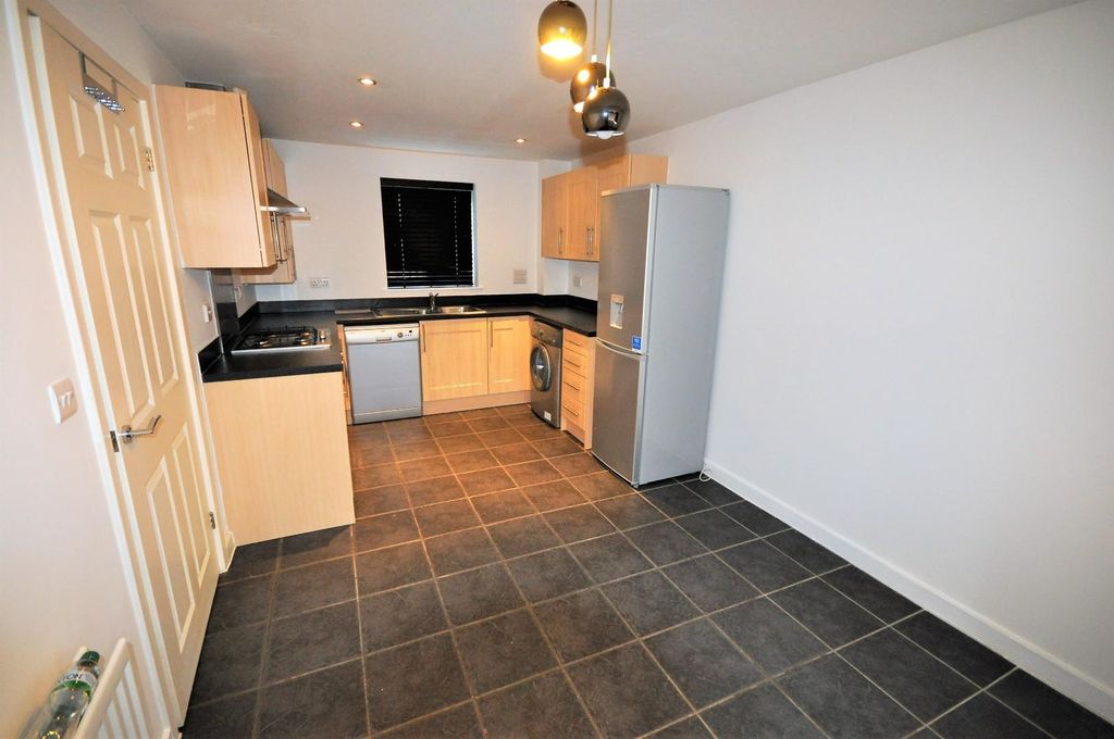 Property photo 2 of 12 Kitchen/Diner
