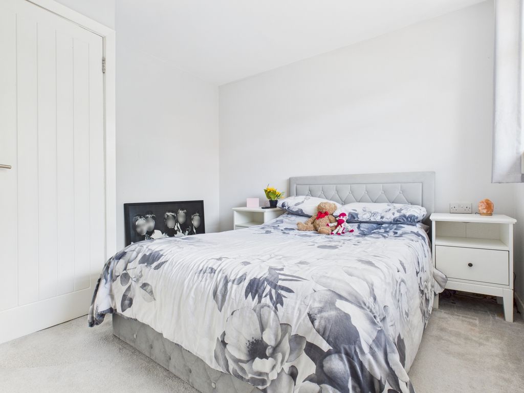 Property photo 2 of 17 Cam03729G0-Pr0155-Still002