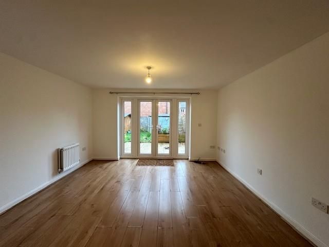 Property photo 2 of 9 Lounge