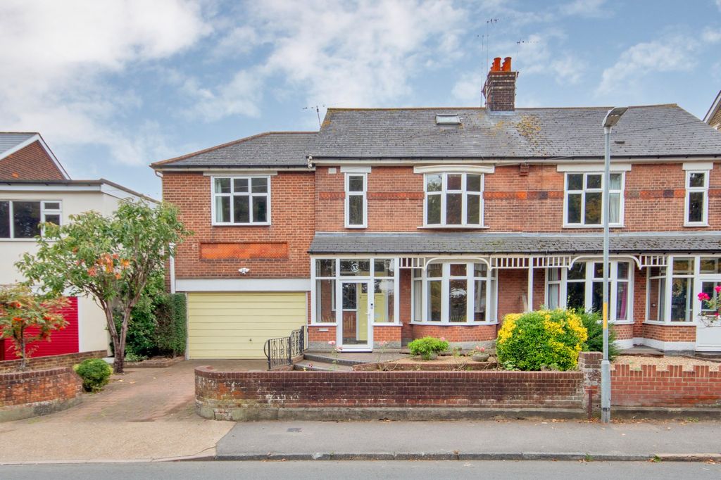 Property photo 1 of 18 External